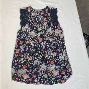 Sleeveless blouse Daniel Rainn Size XS Blue floral. Lace detail. Workwear